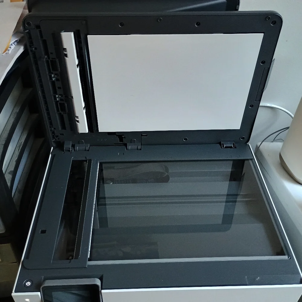 I'm selling a pristine HP printer scanner copier and fax